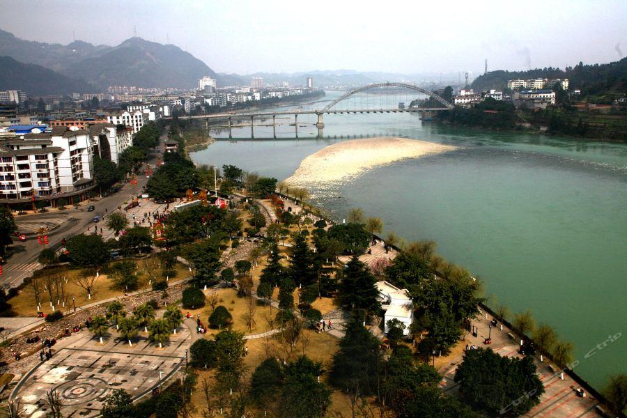 Desheng International Hotel Leshan Exterior photo